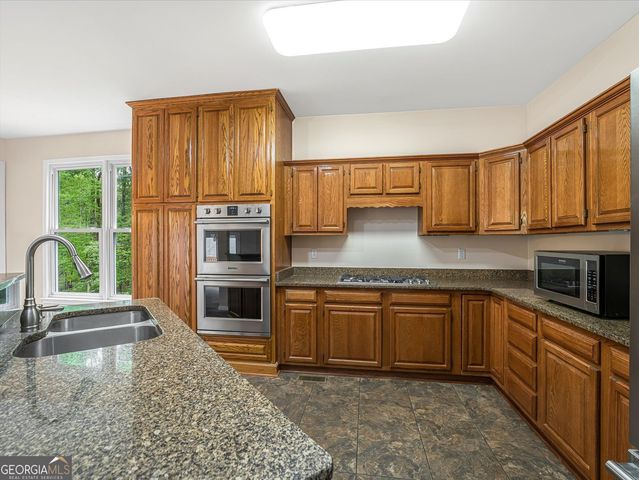 96 Southern Golf Court, Fayetteville, GA 30215