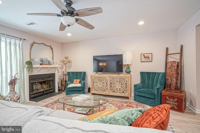 17 CHELMSFORD CT, Marlton, NJ 08053