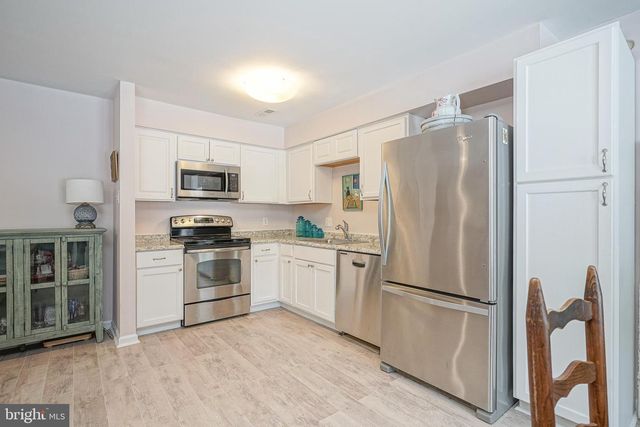 17 CHELMSFORD CT, Marlton, NJ 08053