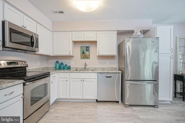 17 CHELMSFORD CT, Marlton, NJ 08053