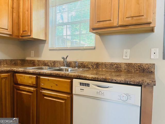605 Wilburn Avenue L, Lagrange, GA 30240