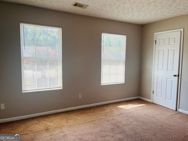 605 Wilburn Avenue L, Lagrange, GA 30240