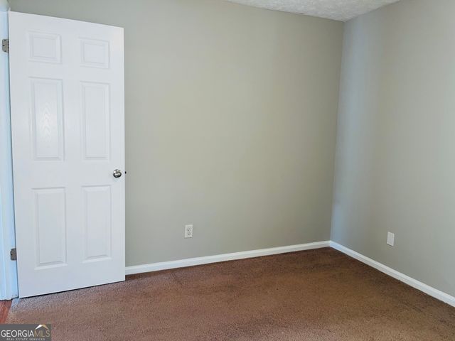 605 Wilburn Avenue L, Lagrange, GA 30240
