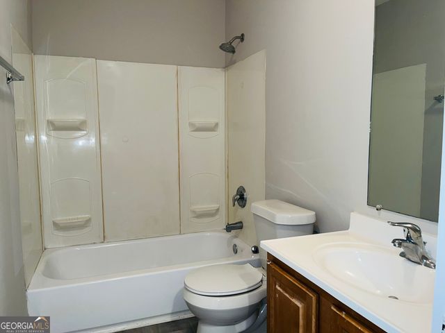 605 Wilburn Avenue L, Lagrange, GA 30240