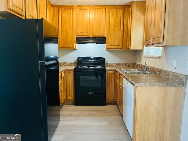 605 Wilburn Avenue L, Lagrange, GA 30240