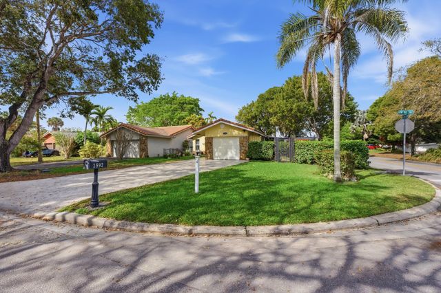 1592 NW 93rd Terrace, Coral Springs, FL 33071