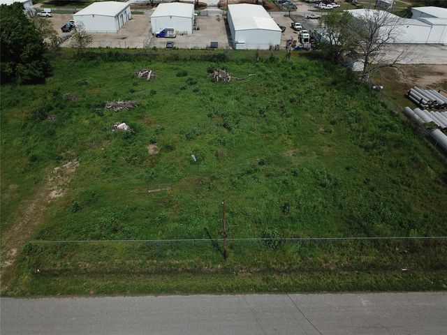 17306 South Drive, Cypress, TX 77433