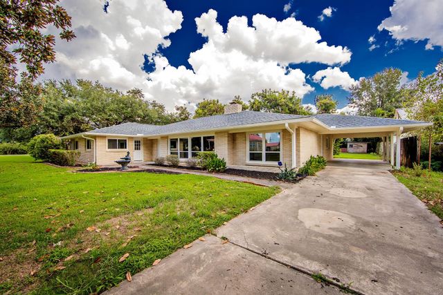 607 Franklin St, Napoleonville, LA 70390