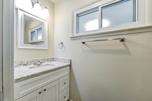 607 Franklin St, Napoleonville, LA 70390