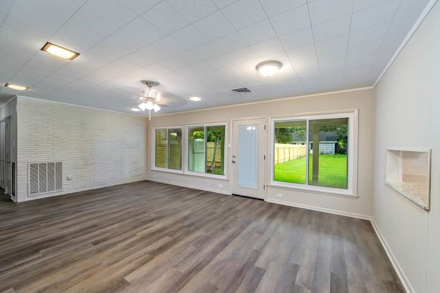 607 Franklin St, Napoleonville, LA 70390