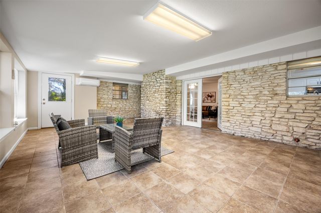 9504 Flintrock CIR, Austin, TX 78737