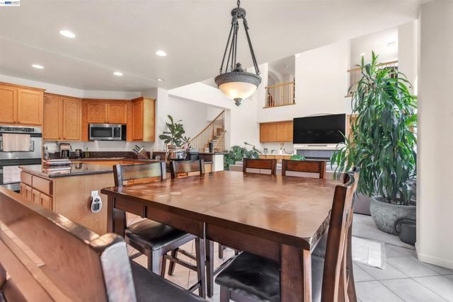 5164 Judsonville Dr, Antioch, CA 94531
