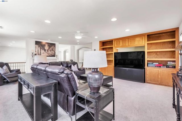 5164 Judsonville Dr, Antioch, CA 94531