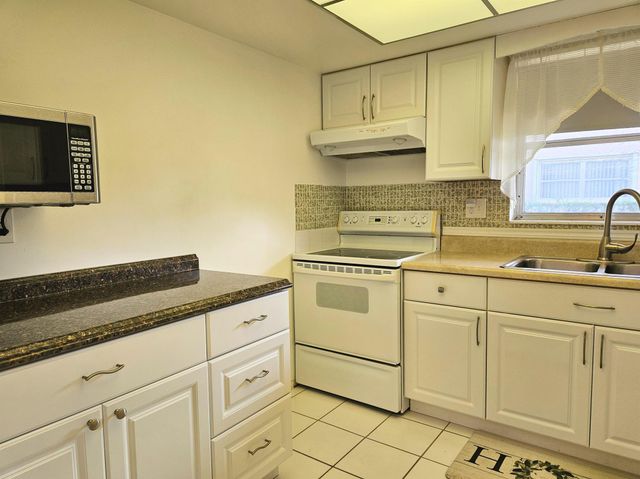 2581 Dudley Drive W A, West Palm Beach, FL 33415