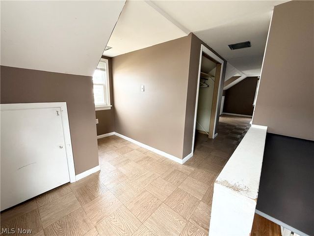 5803 Merkle Avenue, Parma, OH 44129