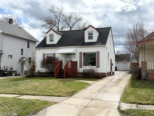 5803 Merkle Avenue, Parma, OH 44129