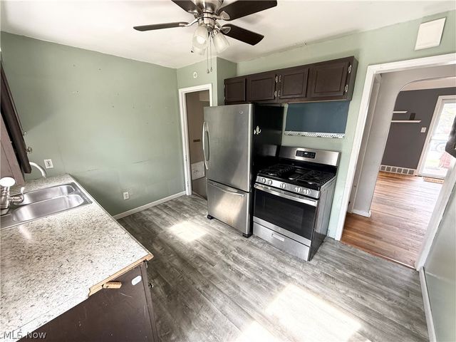 5803 Merkle Avenue, Parma, OH 44129