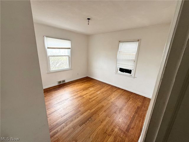 5803 Merkle Avenue, Parma, OH 44129