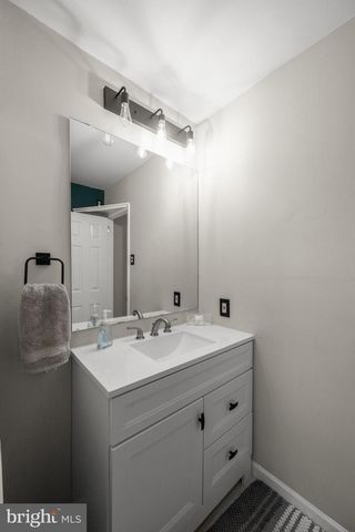 2115 WESTMINSTER DR, Wilmington, DE 19810