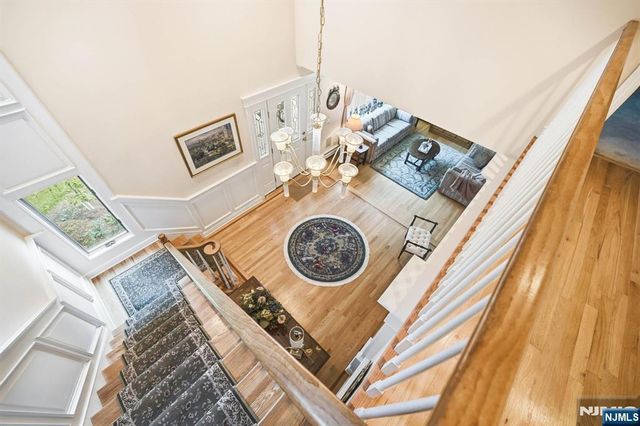 21 Lakeview Avenue, Park Ridge, NJ 07656
