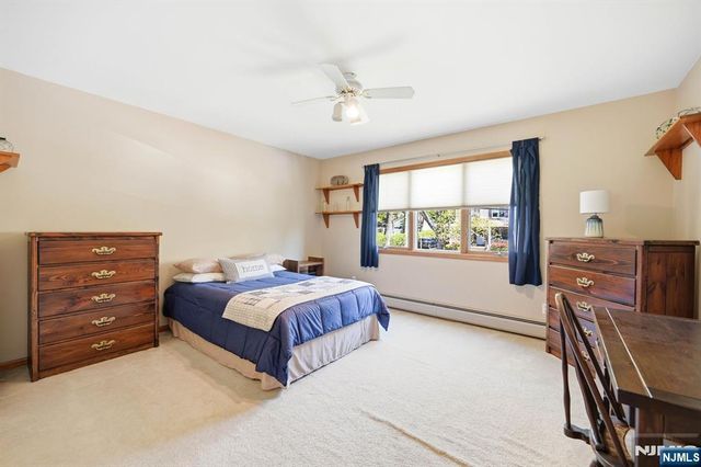 21 Lakeview Avenue, Park Ridge, NJ 07656