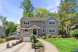 21 Lakeview Avenue, Park Ridge, NJ 07656