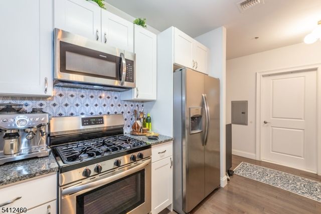 90 Clinton Ave 206, Newark City, NJ 07114