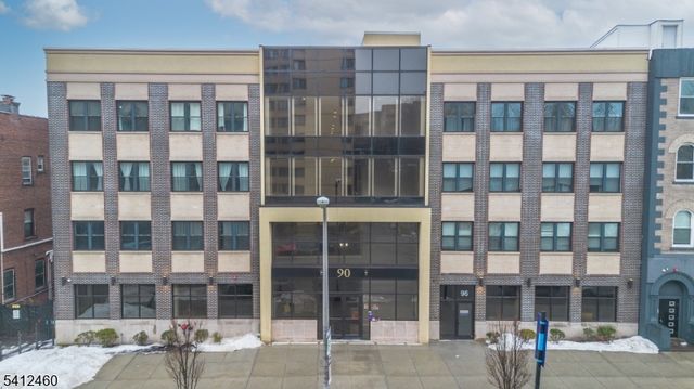 90 Clinton Ave 206, Newark City, NJ 07114