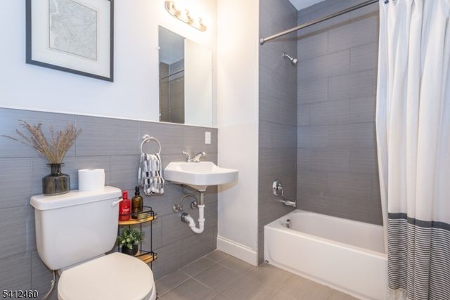 90 Clinton Ave 206, Newark City, NJ 07114