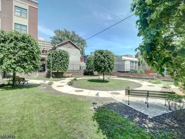 90 Clinton Ave 206, Newark City, NJ 07114