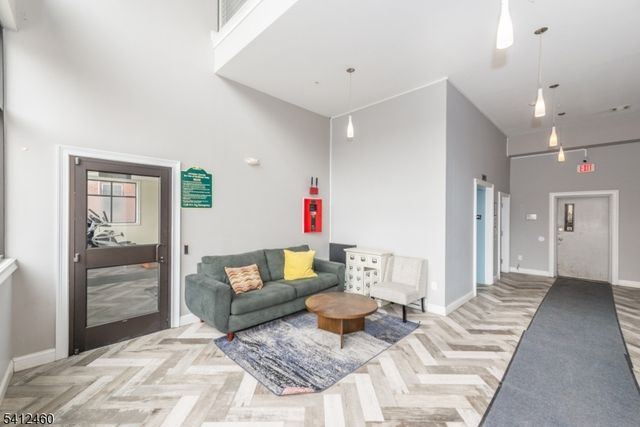 90 Clinton Ave 206, Newark City, NJ 07114