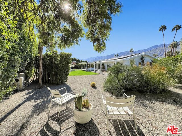 2235 E Paseo Gracia, Palm Springs, CA 92262