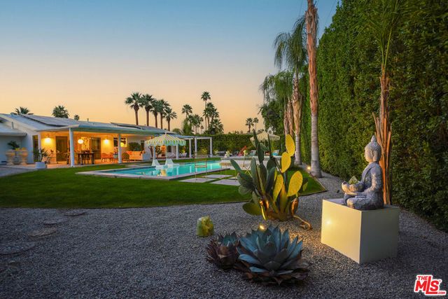 2235 E Paseo Gracia, Palm Springs, CA 92262