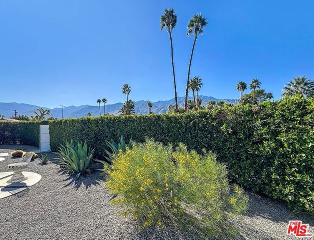 2235 E Paseo Gracia, Palm Springs, CA 92262