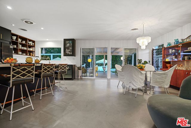 2235 E Paseo Gracia, Palm Springs, CA 92262