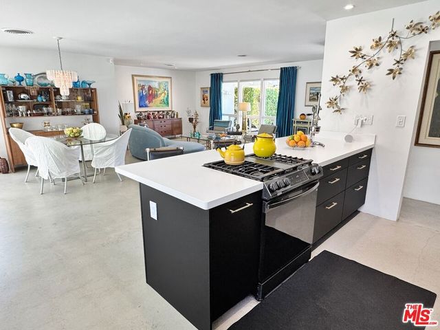 2235 E Paseo Gracia, Palm Springs, CA 92262