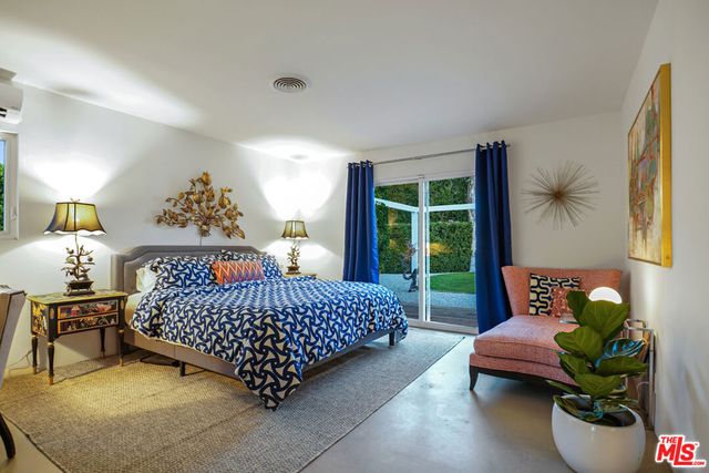 2235 E Paseo Gracia, Palm Springs, CA 92262