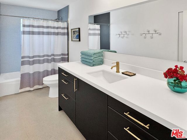 2235 E Paseo Gracia, Palm Springs, CA 92262