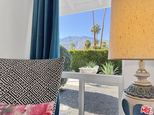 2235 E Paseo Gracia, Palm Springs, CA 92262
