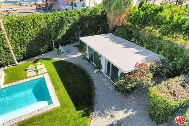 2235 E Paseo Gracia, Palm Springs, CA 92262