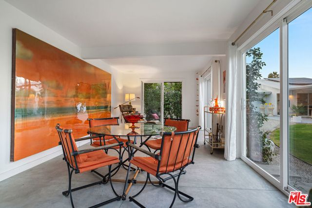 2235 E Paseo Gracia, Palm Springs, CA 92262