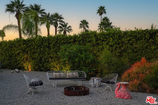 2235 E Paseo Gracia, Palm Springs, CA 92262