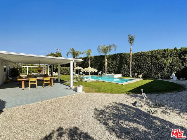 2235 E Paseo Gracia, Palm Springs, CA 92262