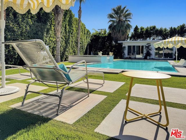 2235 E Paseo Gracia, Palm Springs, CA 92262