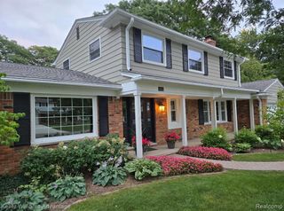 6951 Lee Crest Drive, West Bloomfield, MI 48322