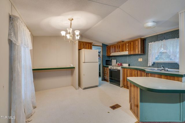 200 Ingram Branch Road, Roan Mountain, TN 37687