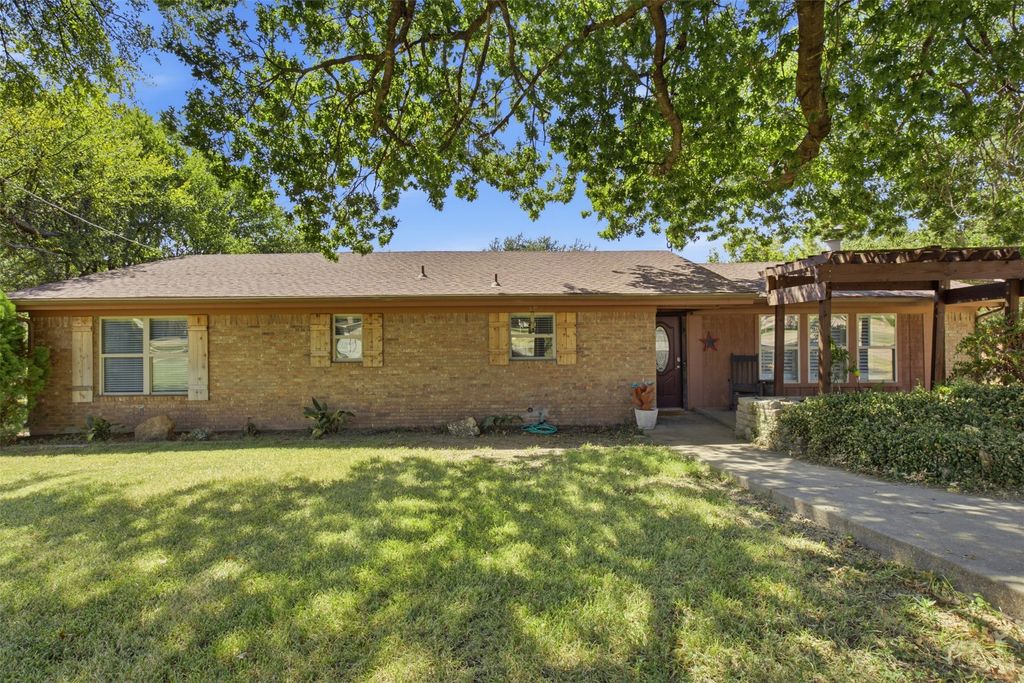 5614 Pecos Court, Granbury, TX 76049 — photo 2