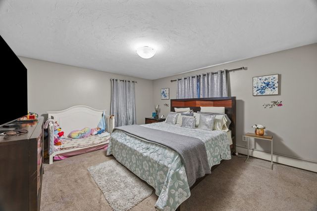 133 Commonwealth Ave B, Worcester, MA 01604