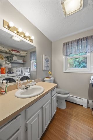133 Commonwealth Ave B, Worcester, MA 01604