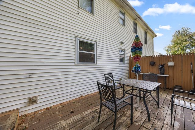 133 Commonwealth Ave B, Worcester, MA 01604